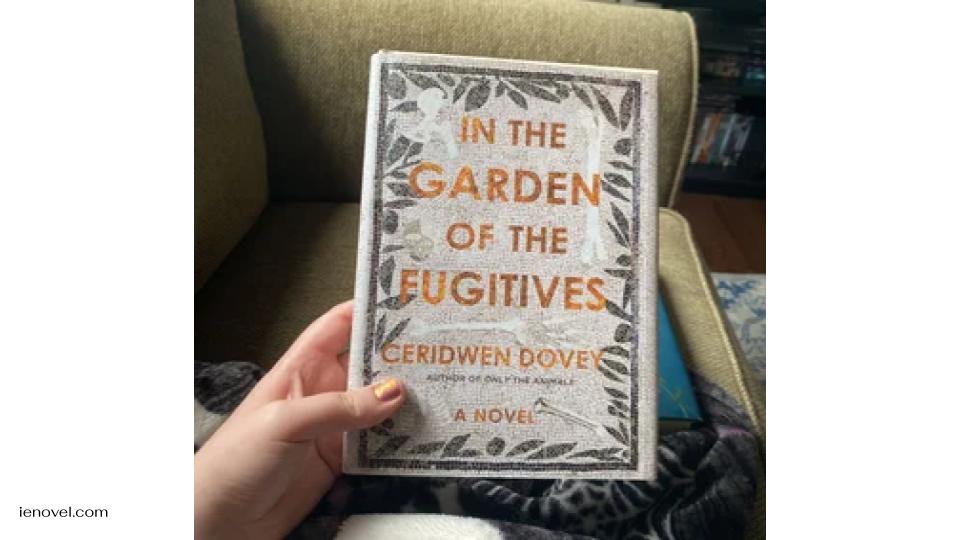 IN THE GARDEN OF THE FUGITIVES โดย Ceridwen Dovey “ในนวนิยายเกี่ยวกับแนวความคิดที่ไม่สะทกสะท้าน โดวีย์ไม่อายที่จะเผชิญหน้ากับคำถามใหญ่ๆ อย่างโผงผาง และยังเป็นข้อพิสูจน์ถึงทักษะของเธอ หนังสือเล่มนี้แม้จะสั่นเทาด้วยความหมาย แต่ก็ไม่ชัดเจนหรือยุ่งยาก แต่ก็มีชีวิตชีวาอย่างไม่มั่นคง กวาดล้างทั้งทางภูมิศาสตร์และทางปัญญา นักพลิกหน้าวรรณกรรม” 