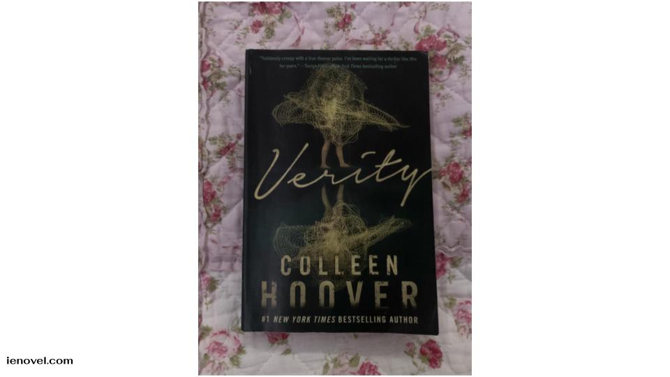 
Verity
Verity โดย Colleen Hoover ไม่ใช่แค่นวนิยายโรแมนติกทริลเลอร์ทั่วไป แต่มันคือการดำดิ่งสู่จิตใจที่มืดบอด ความลับอันดำมืด และความจริงที่บิดเบี้ยวจนน่าขนลุก เรื่องราวนี้พาผู้อ่านไปพบกับนักเขียนสาว